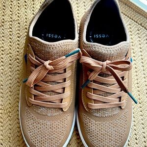 Vessi - women weekend.  Oak brown 8